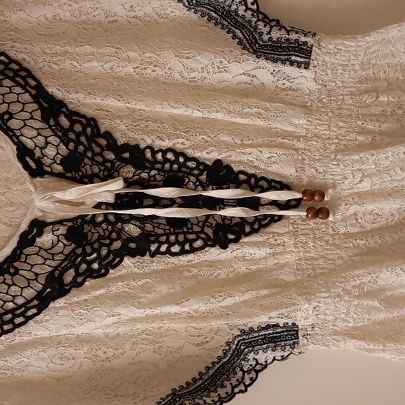 Anthropologie Hazel Lace Bat Wing Blouse - Picture 8 of 13
